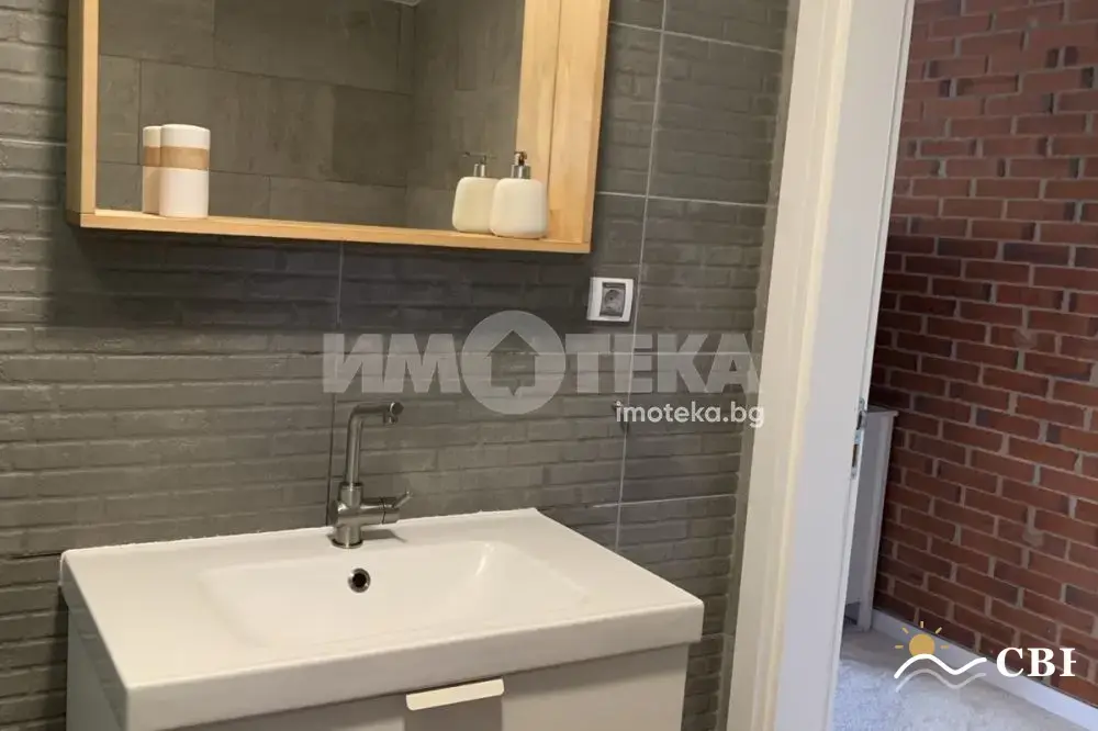 House, 1-room, 150 m², in Vinitsa. Photo 5 of 15. Vinitsa, Black Sea, Bulgaria. Cheap Beach Holiday.
