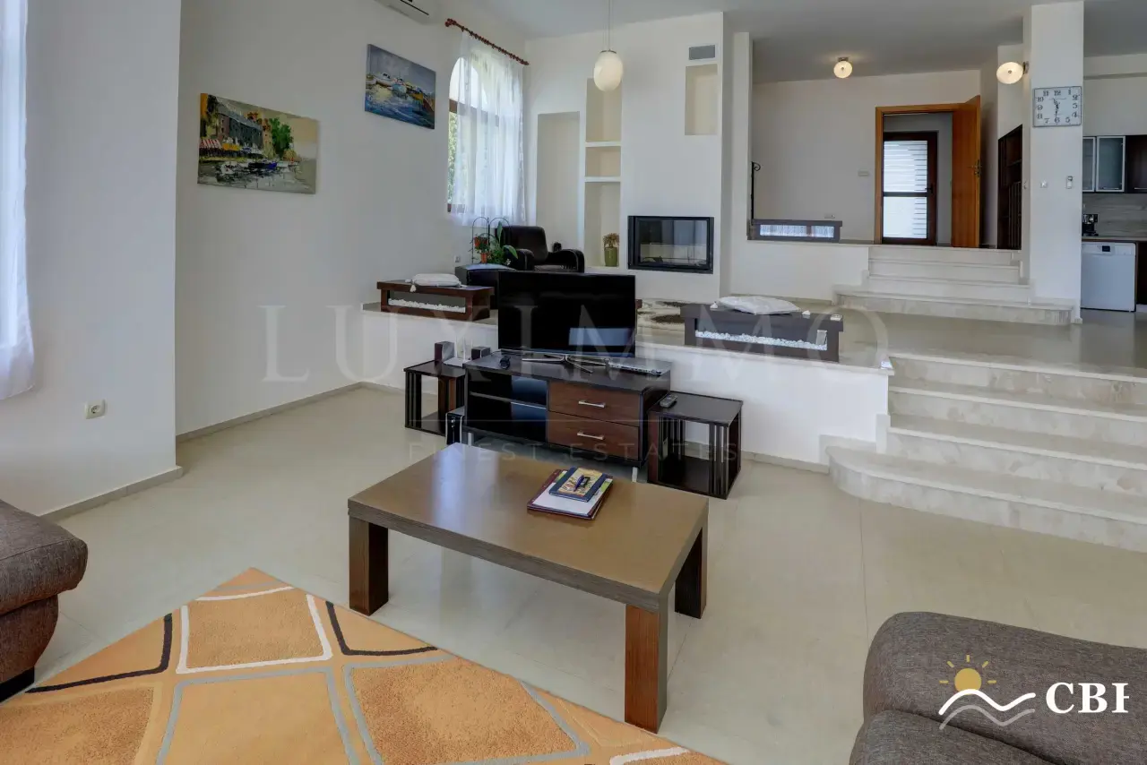 House, 1-room, 360 m², in Balchik. Photo 9 of 16. Balchik, Black Sea, Bulgaria. Cheap Beach Holiday.
