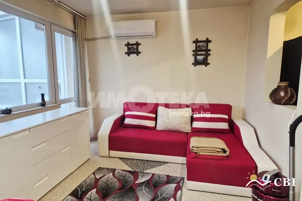 Apartment, 1-room, 50 m², in Varna. Photo 5 of 8. Varna, Black Sea, Bulgaria. Cheap Beach Holiday.