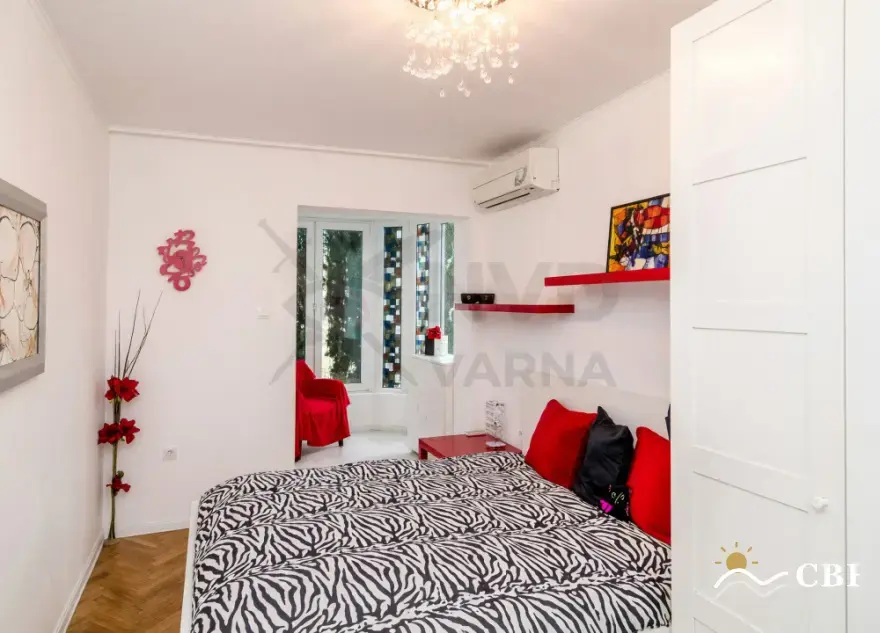 Apartment, 3-room, 90 m², in Varna. Photo 3 of 8. Varna, Black Sea, Bulgaria. Cheap Beach Holiday.