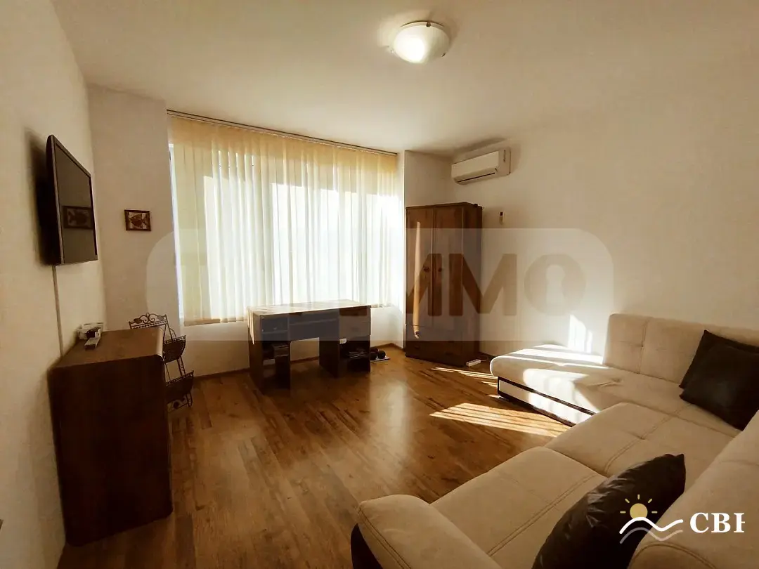Apartment, 3-room, 125 m², in St. St. Konstantin and Elena. Photo 4 of 11. St. St. Konstantin and Elena, Black Sea, Bulgaria. Cheap Beach Holiday.