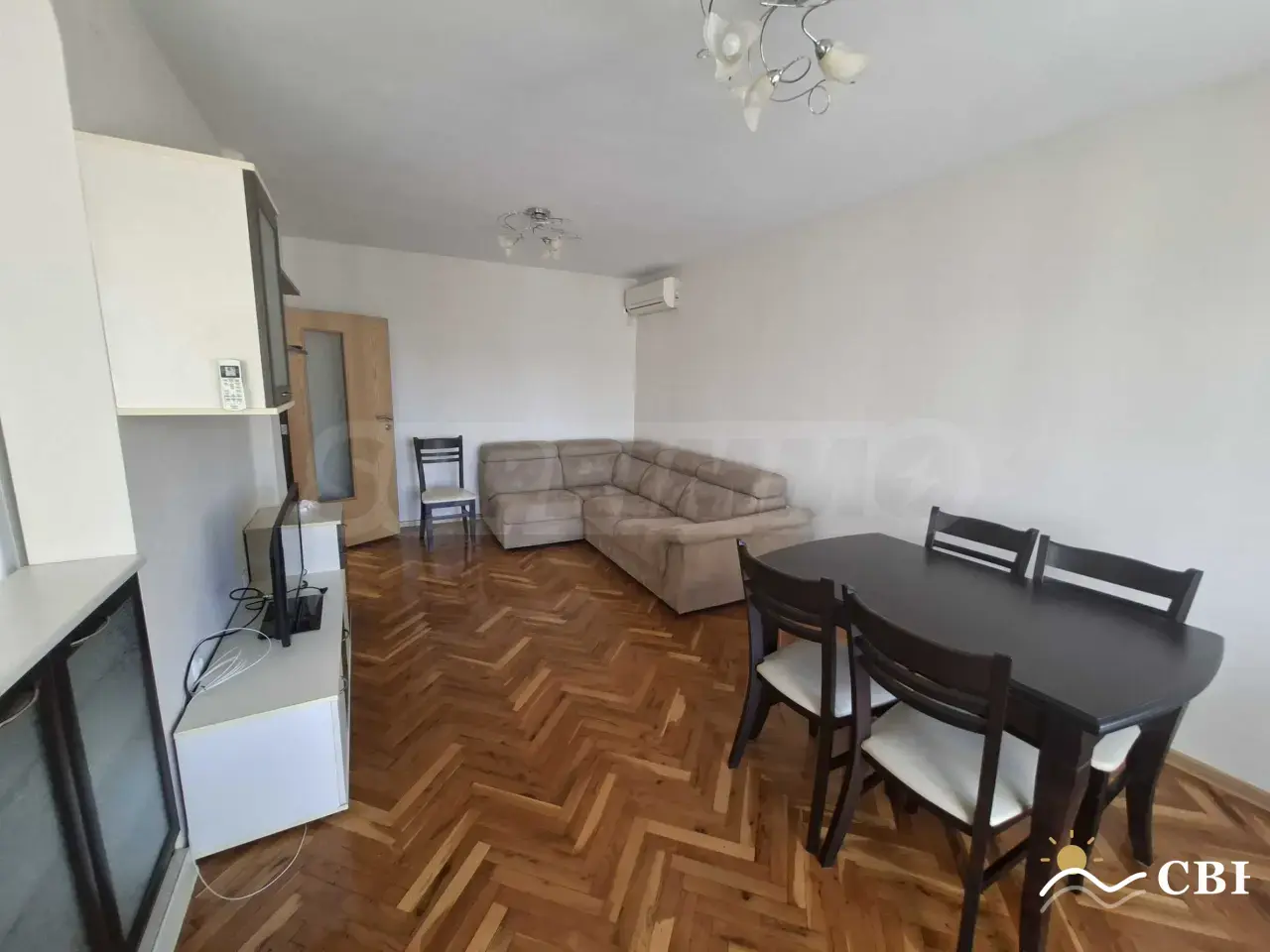 Apartment, 3-room, 220 m², in Varna. Photo 3 of 16. Varna, Black Sea, Bulgaria. Cheap Beach Holiday.