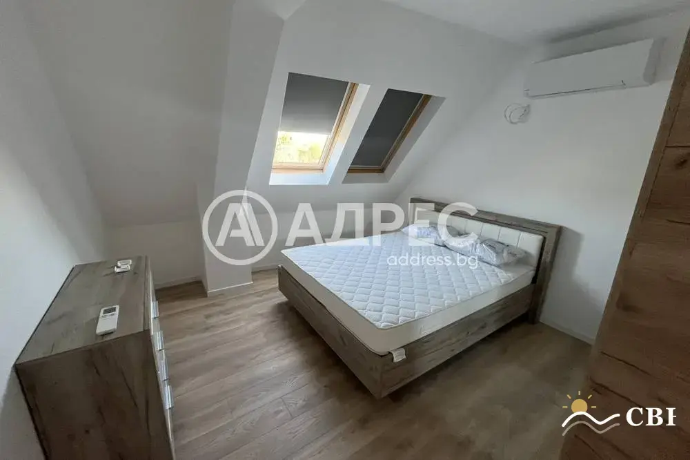 Apartment, 3-room, 150 m², in Izgrev. Photo 6 of 16. Izgrev, Black Sea, Bulgaria. Cheap Beach Holiday.