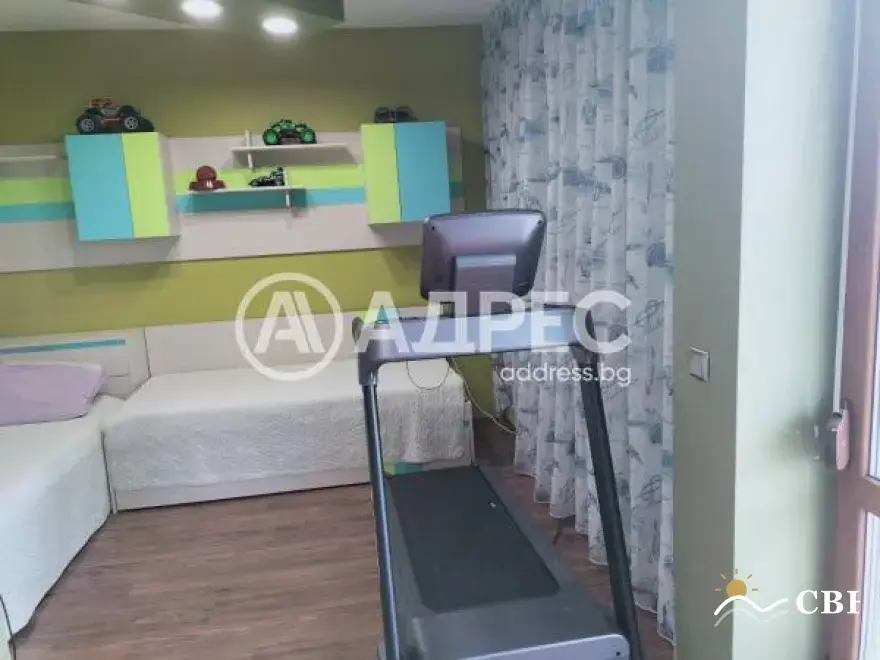 Apartment, 1-room, 250 m², in Burgas. Photo 4 of 15. Burgas, Black Sea, Bulgaria. Cheap Beach Holiday.