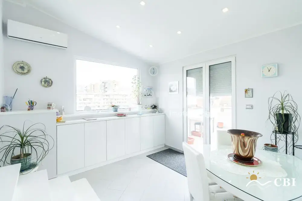 Apartment, 3-room, 144 m², in Varna. Photo 2 of 14. Varna, Black Sea, Bulgaria. Cheap Beach Holiday.