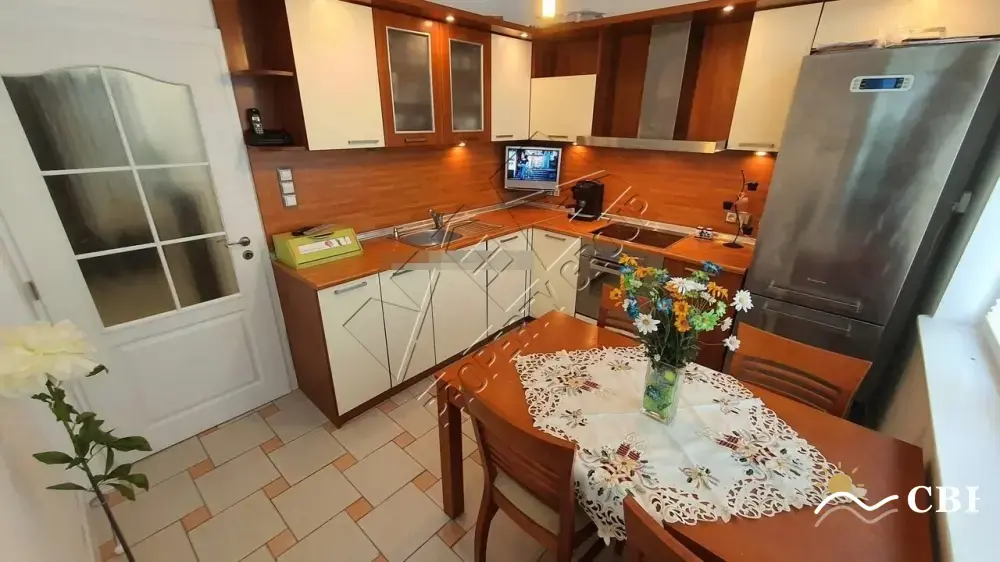 Apartment, 4-room, 70 m², in Burgas. Photo 1 of 13. Burgas, Black Sea, Bulgaria. Cheap Beach Holiday.