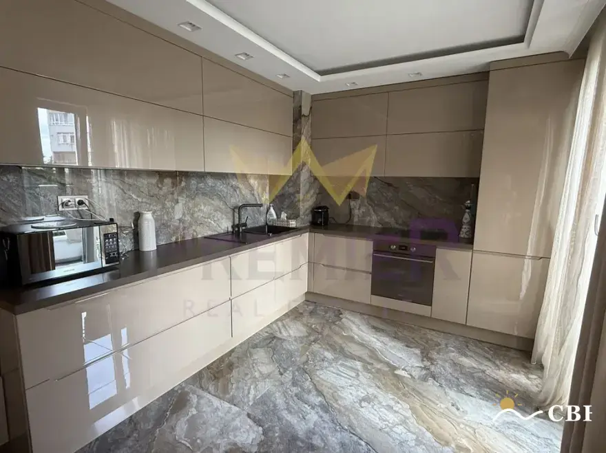 Apartment, 3-room, 116 m², in Varna. Photo 1 of 16. Varna, Black Sea, Bulgaria. Cheap Beach Holiday.