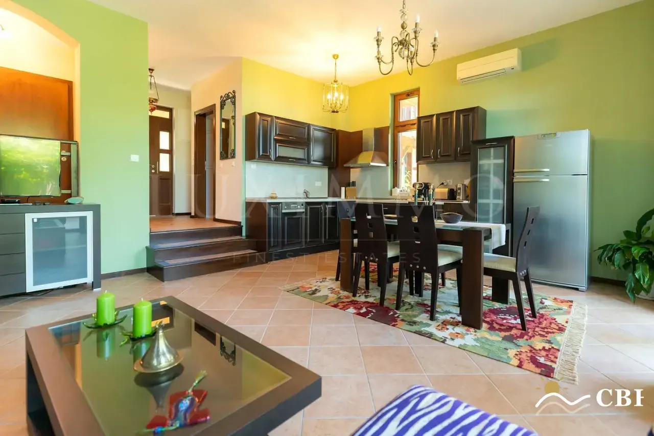 House, 3-room, 167 m², in Sozopol. Photo 5 of 16. Sozopol, Black Sea, Bulgaria. Cheap Beach Holiday.