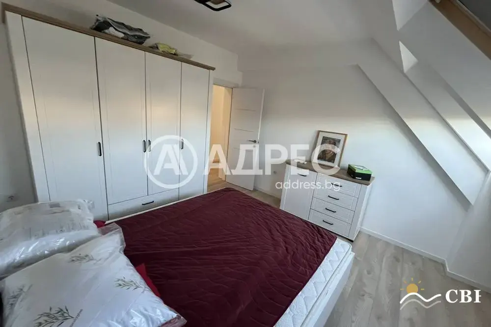 Apartment, 3-room, 150 m², in Izgrev. Photo 5 of 16. Izgrev, Black Sea, Bulgaria. Cheap Beach Holiday.