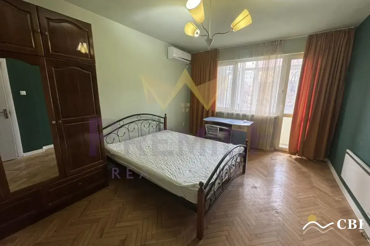 Apartment, 4-room, 120 m², in Varna. Photo 9 of 12. Varna, Black Sea, Bulgaria. Cheap Beach Holiday.