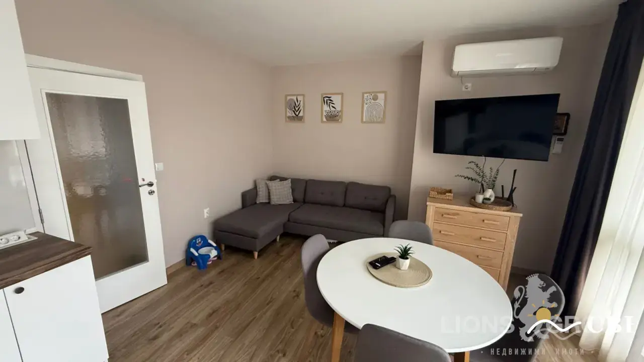 Apartment, 1-room, 80 m², in Vinitsa. Photo 2 of 11. Vinitsa, Black Sea, Bulgaria. Cheap Beach Holiday.
