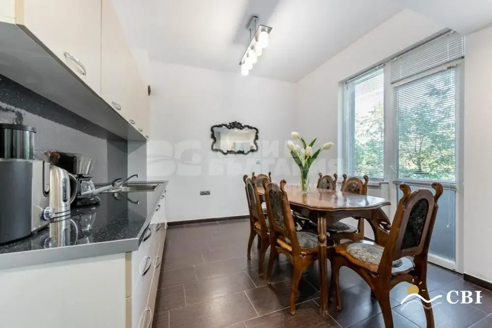 Apartment, 3-room, 110 m², in Varna. Photo 1 of 14. Varna, Black Sea, Bulgaria. Cheap Beach Holiday.