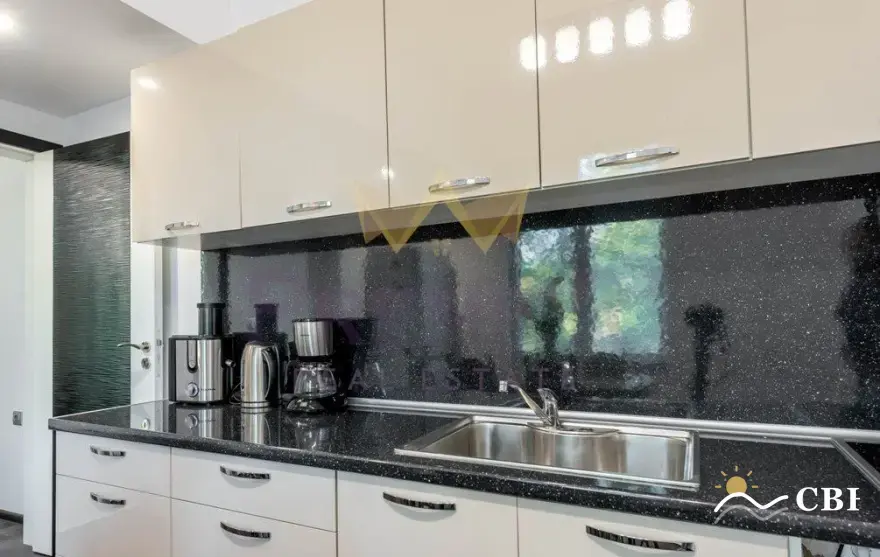 Apartment, 3-room, 110 m², in Varna. Photo 4 of 16. Varna, Black Sea, Bulgaria. Cheap Beach Holiday.