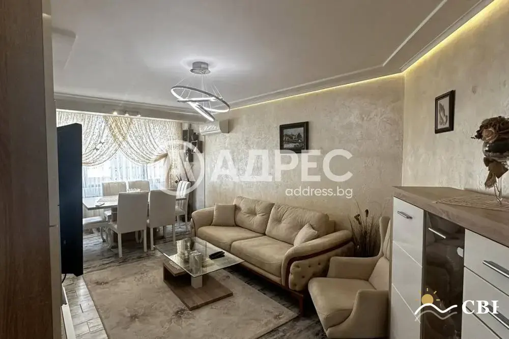 Apartment, 2-room, 70 m², in Burgas. Photo 1 of 10. Burgas, Black Sea, Bulgaria. Cheap Beach Holiday.