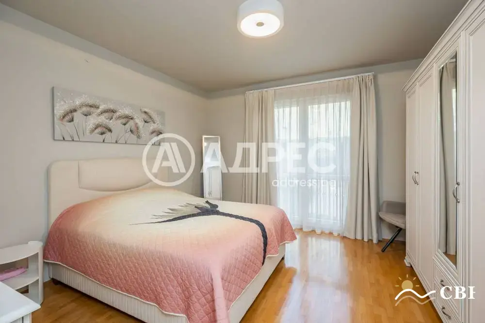 Apartment, 2-room, 70 m², in St. St. Konstantin and Elena. Photo 3 of 16. St. St. Konstantin and Elena, Black Sea, Bulgaria. Cheap Beach Holiday.