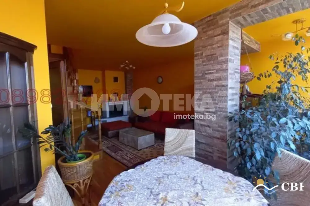 Apartment, 1-room, 100 m², in Burgas. Photo 3 of 16. Burgas, Black Sea, Bulgaria. Cheap Beach Holiday.
