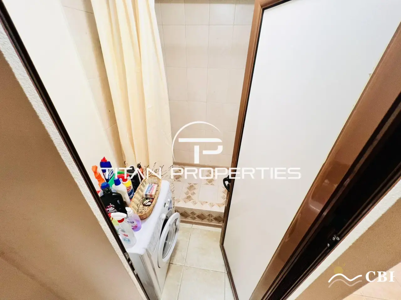 Apartment, 2-room, 85 m², in Burgas. Photo 4 of 8. Burgas, Black Sea, Bulgaria. Cheap Beach Holiday.