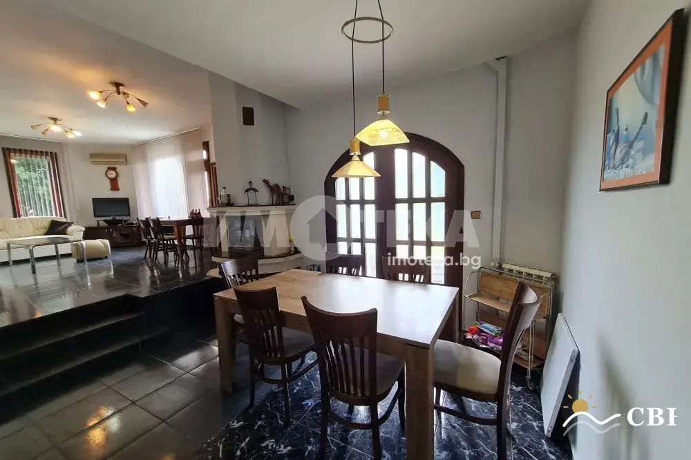 House, 1-room, 600 m², in Vinitsa. Photo 9 of 16. Vinitsa, Black Sea, Bulgaria. Cheap Beach Holiday.
