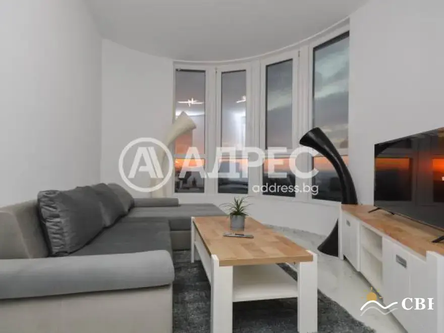 Apartment, 3-room, 160 m², in Burgas. Photo 2 of 15. Burgas, Black Sea, Bulgaria. Cheap Beach Holiday.