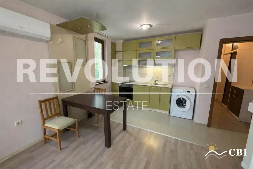 Apartment, 3-room, 80 m², in Varna. Photo 1 of 8. Varna, Black Sea, Bulgaria. Cheap Beach Holiday.