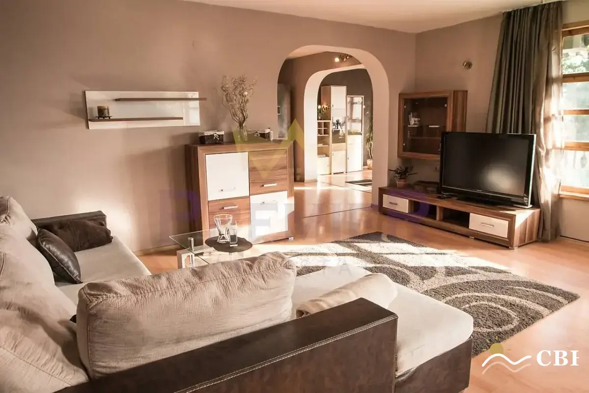 Apartment, 3-room, 200 m², in Varna. Photo 3 of 15. Varna, Black Sea, Bulgaria. Cheap Beach Holiday.