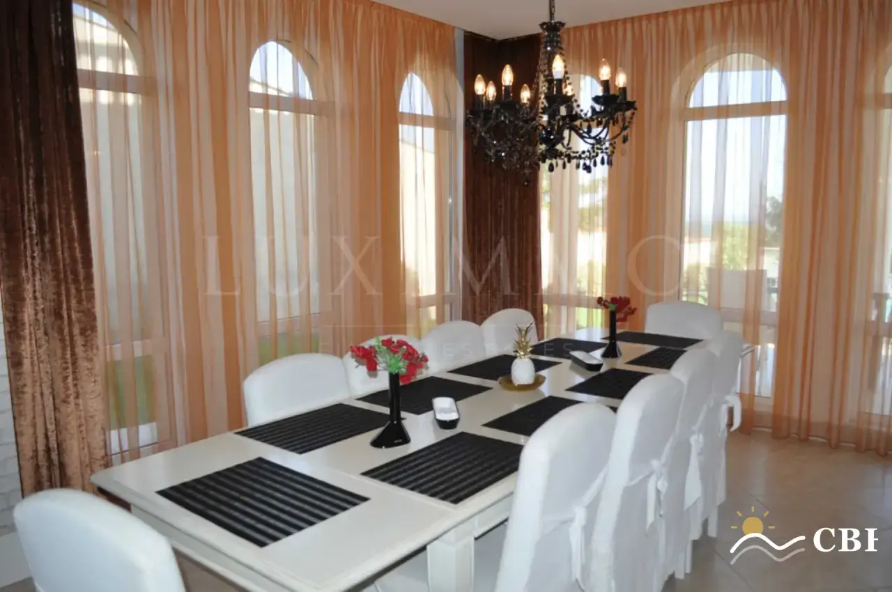 House, 1-room, 450 m², in Kranevo. Photo 8 of 16. Kranevo, Black Sea, Bulgaria. Cheap Beach Holiday.