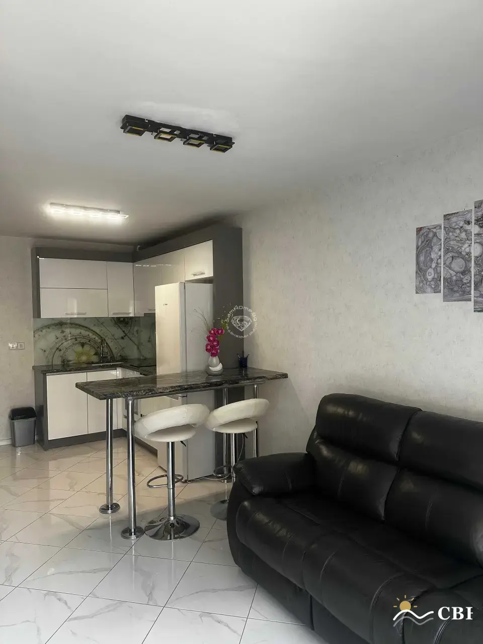 Apartment, 2-room, 65 m², in Varna. Photo 2 of 6. Varna, Black Sea, Bulgaria. Cheap Beach Holiday.