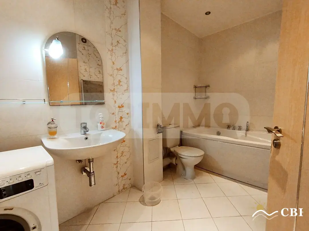 Apartment, 3-room, 125 m², in St. St. Konstantin and Elena. Photo 8 of 11. St. St. Konstantin and Elena, Black Sea, Bulgaria. Cheap Beach Holiday.