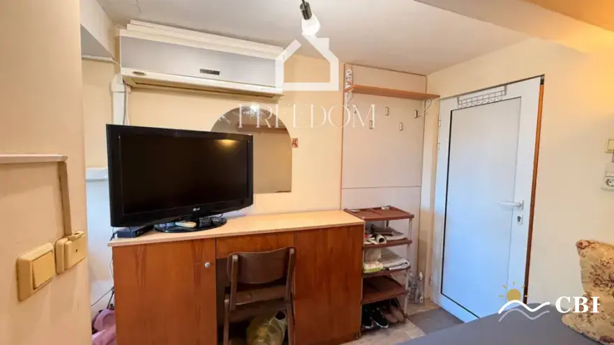 Apartment, 1-room, in Varna. Photo 7 of 12. Varna, Black Sea, Bulgaria. Cheap Beach Holiday.