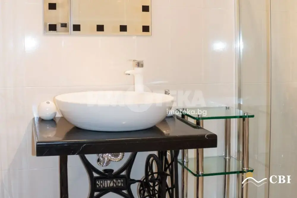 Apartment, 2-room, 57 m², in Burgas. Photo 6 of 9. Burgas, Black Sea, Bulgaria. Cheap Beach Holiday.