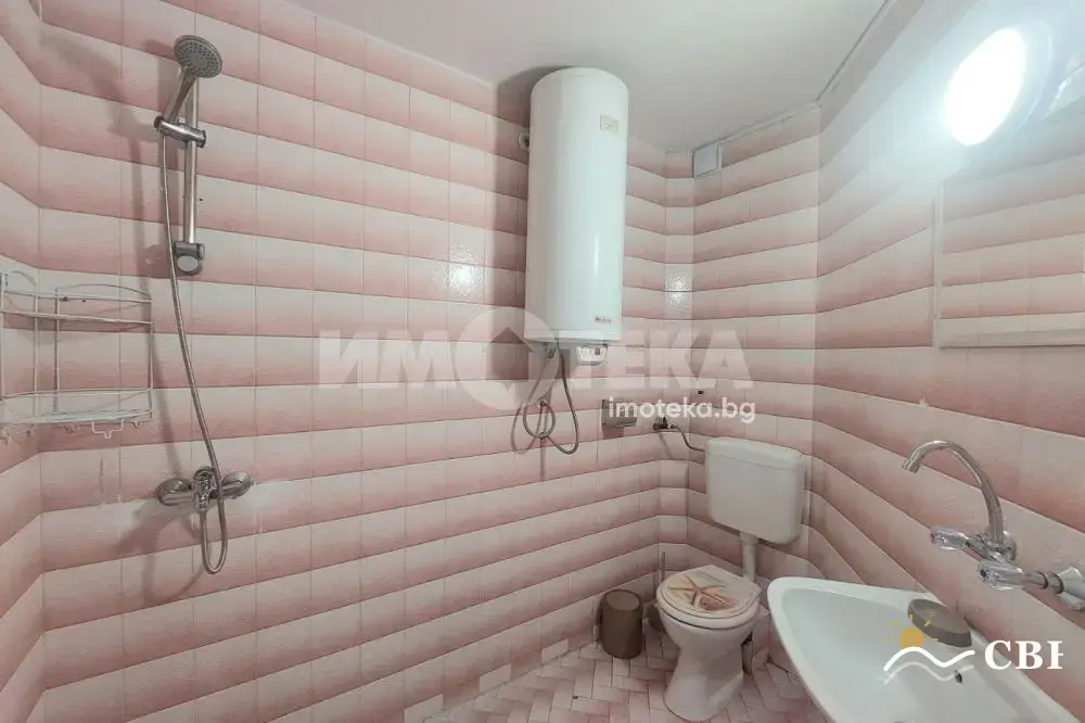 Apartment, 2-room, 70 m², in Pomorie. Photo 9 of 10. Pomorie, Black Sea, Bulgaria. Cheap Beach Holiday.