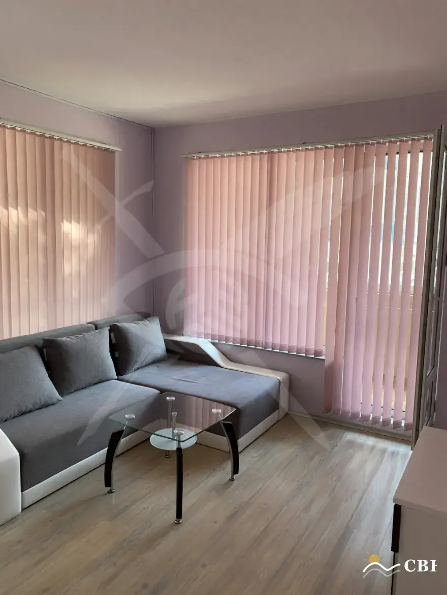 Apartment, 2-room, 60 m², in Burgas. Photo 1 of 4. Burgas, Black Sea, Bulgaria. Cheap Beach Holiday.