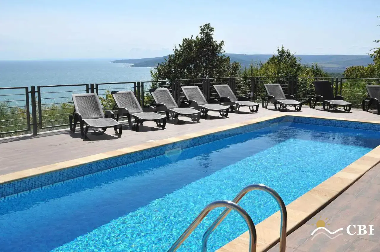 House, 1-room, 350 m², in Obrochishte. Photo 1 of 16. Obrochishte, Black Sea, Bulgaria. Cheap Beach Holiday.