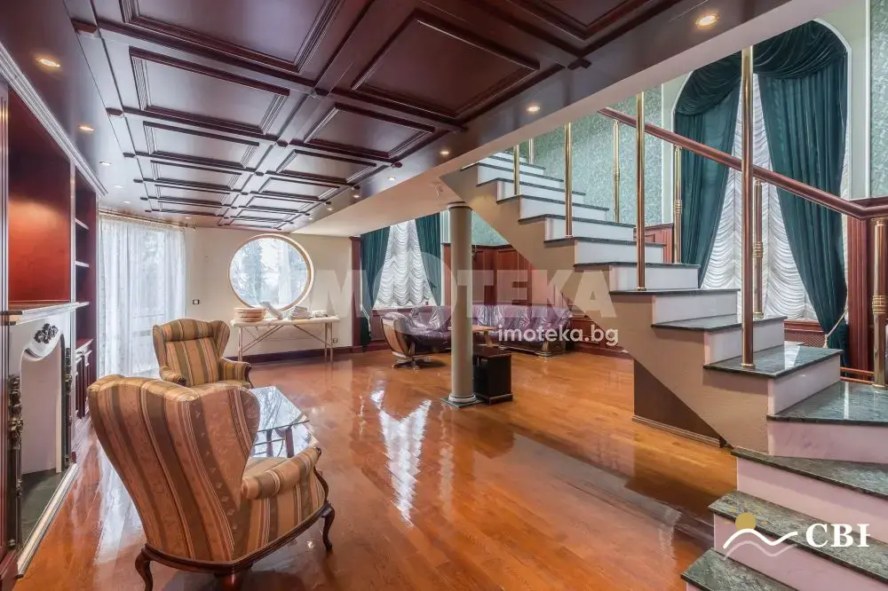 House, 1-room, 1016 m², in Varna. Photo 1 of 15. Varna, Black Sea, Bulgaria. Cheap Beach Holiday.