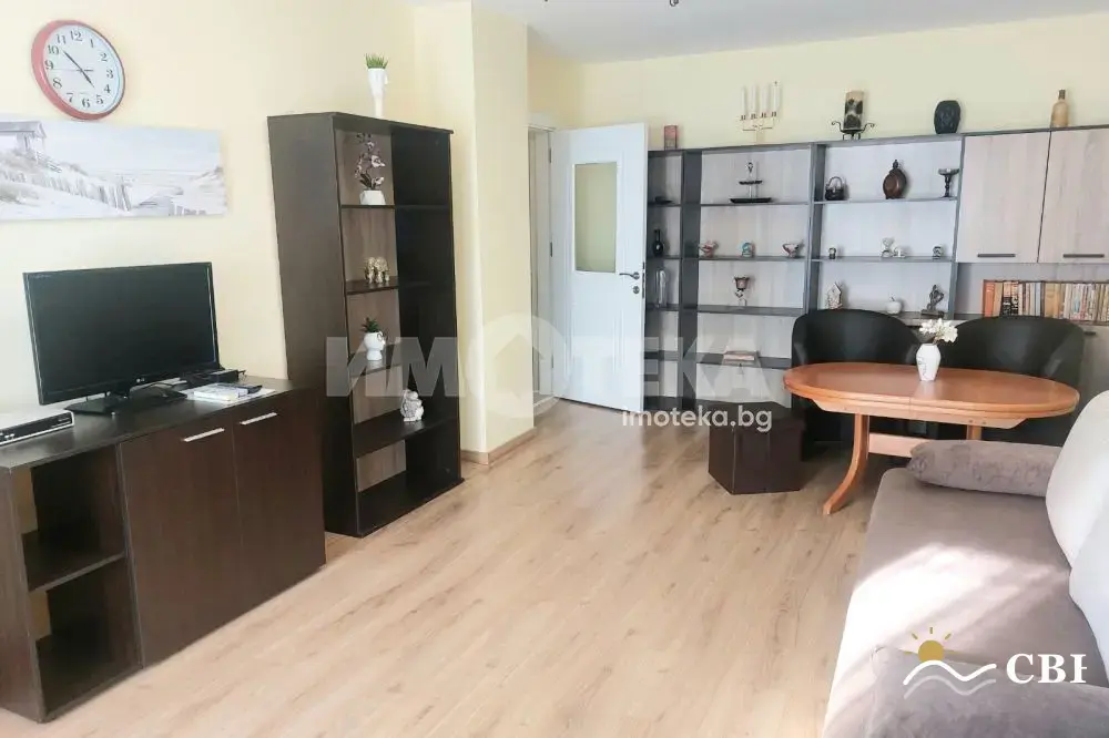 Apartment, 2-room, 70 m², in Burgas. Photo 7 of 13. Burgas, Black Sea, Bulgaria. Cheap Beach Holiday.