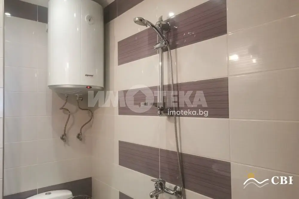 Apartment, 2-room, 65 m², in Burgas. Photo 8 of 11. Burgas, Black Sea, Bulgaria. Cheap Beach Holiday.