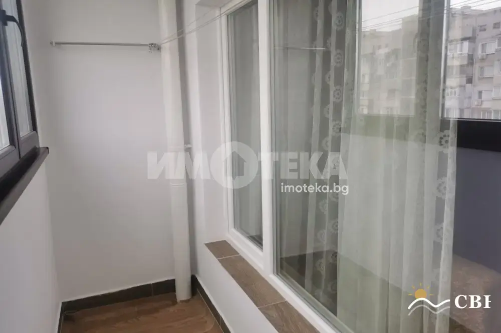 Apartment, 2-room, 60 m², in Burgas. Photo 1 of 16. Burgas, Black Sea, Bulgaria. Cheap Beach Holiday.