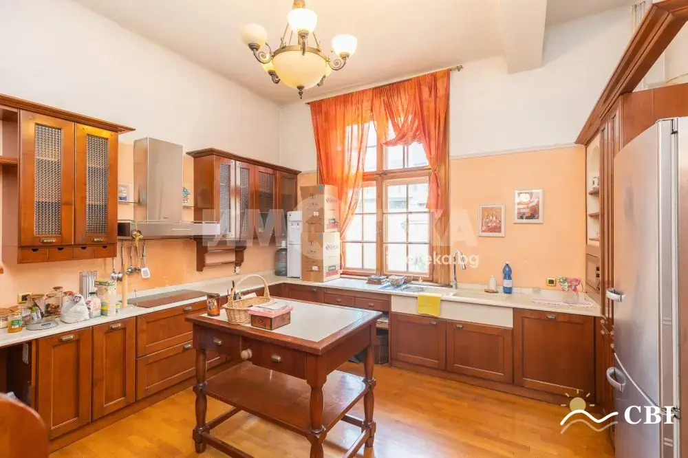 House, 1-room, 1029 m², in Varna. Photo 5 of 13. Varna, Black Sea, Bulgaria. Cheap Beach Holiday.