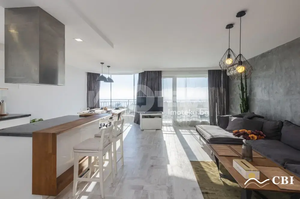Apartment, 1-room, 170 m², in Varna. Photo 1 of 16. Varna, Black Sea, Bulgaria. Cheap Beach Holiday.