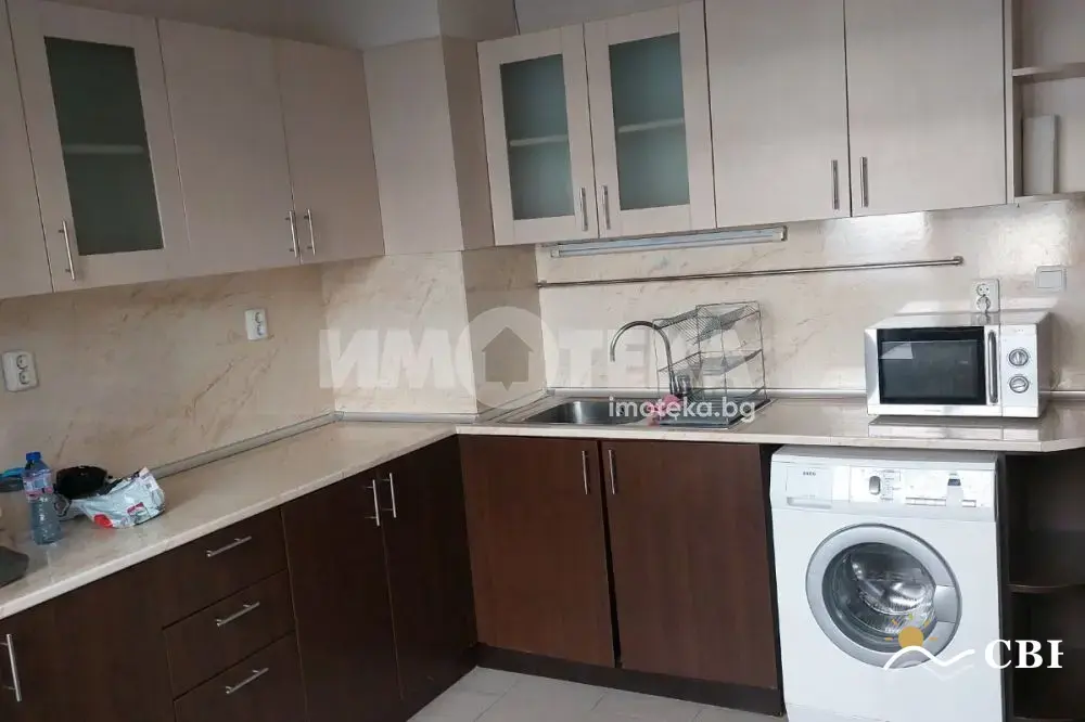 Apartment, 3-room, 96 m², in Burgas. Photo 7 of 11. Burgas, Black Sea, Bulgaria. Cheap Beach Holiday.