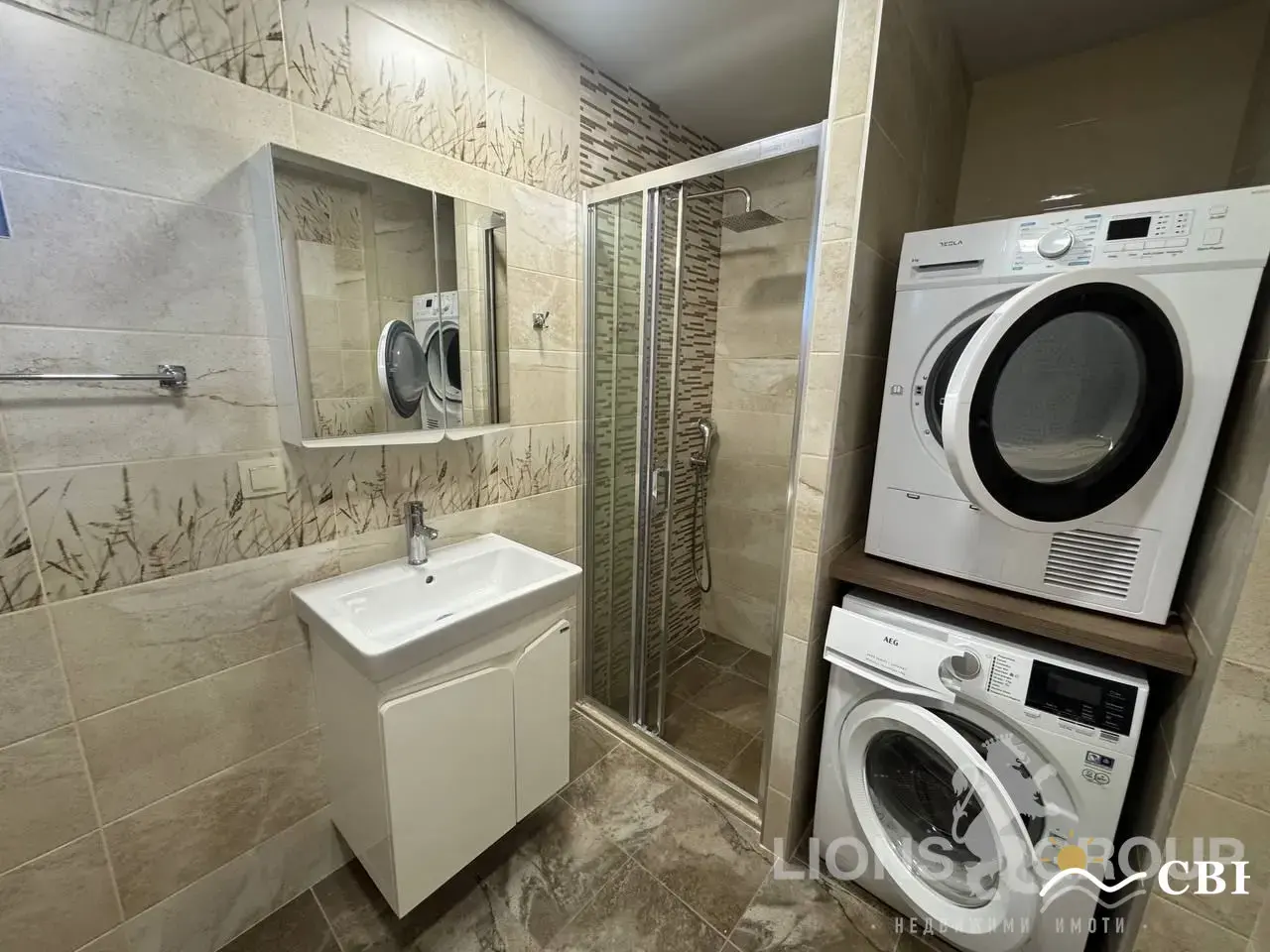 Apartment, 2-room, 80 m², in Izgrev. Photo 8 of 11. Izgrev, Black Sea, Bulgaria. Cheap Beach Holiday.