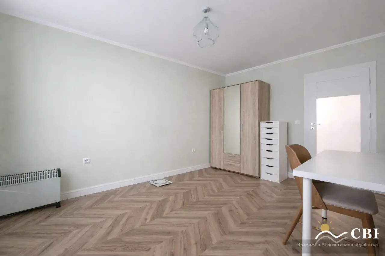 Apartment, 3-room, 101 m², in Burgas. Photo 4 of 6. Burgas, Black Sea, Bulgaria. Cheap Beach Holiday.