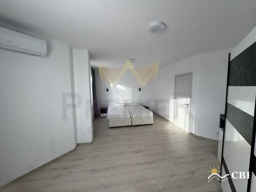 Apartment, 3-room, 100 m², in Izgrev. Photo 3 of 12. Izgrev, Black Sea, Bulgaria. Cheap Beach Holiday.