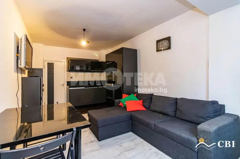 Apartment, 3-room, 80 m², in Varna. Photo 2 of 11. Varna, Black Sea, Bulgaria. Cheap Beach Holiday.
