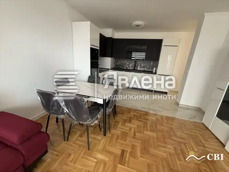Apartment, 3-room, 105 m², in Burgas. Photo 1 of 16. Burgas, Black Sea, Bulgaria. Cheap Beach Holiday.