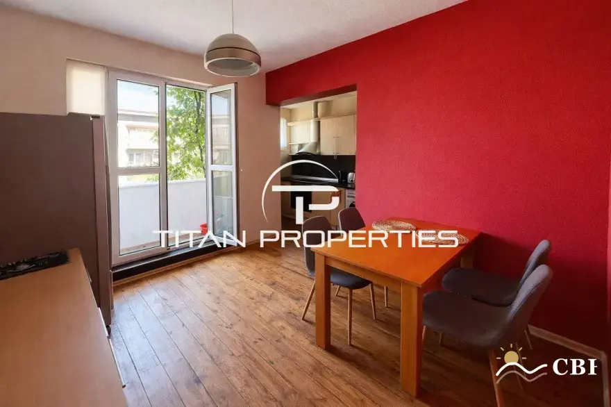 Apartment, 3-room, 98 m², in Varna. Photo 5 of 9. Varna, Black Sea, Bulgaria. Cheap Beach Holiday.