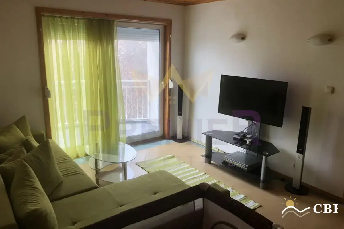 House, 1-room, 200 m², in Albena. Photo 2 of 8. Albena, Black Sea, Bulgaria. Cheap Beach Holiday.