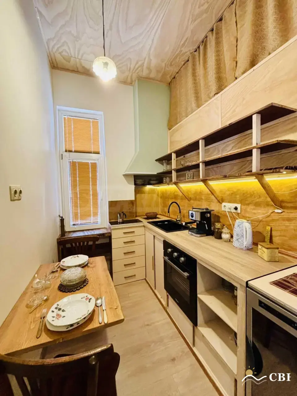 Apartment, 3-room, 80 m², in Burgas. Photo 5 of 14. Burgas, Black Sea, Bulgaria. Cheap Beach Holiday.
