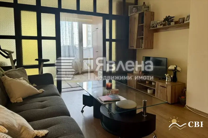 Apartment, 3-room, 65 m², in Burgas. Photo 7 of 10. Burgas, Black Sea, Bulgaria. Cheap Beach Holiday.