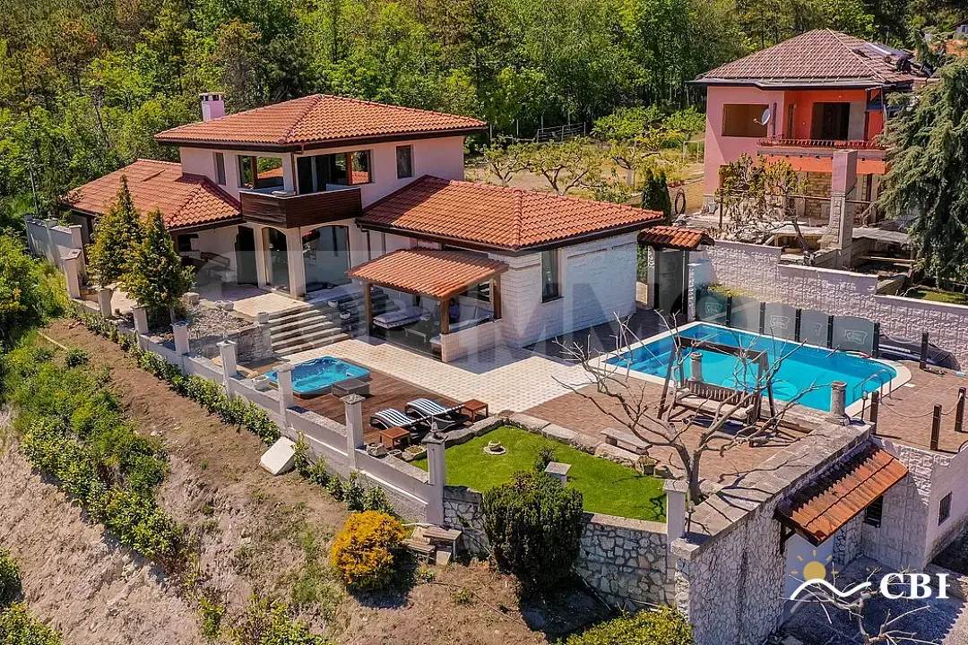 House, 4-room, 178 m², in Balchik. Photo 2 of 16. Balchik, Black Sea, Bulgaria. Cheap Beach Holiday.